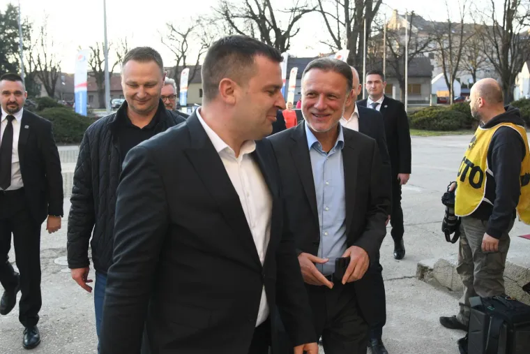 Jandroković navijao za rukometa&scaron;ice i ukrao show: Koga je to izgrlio?