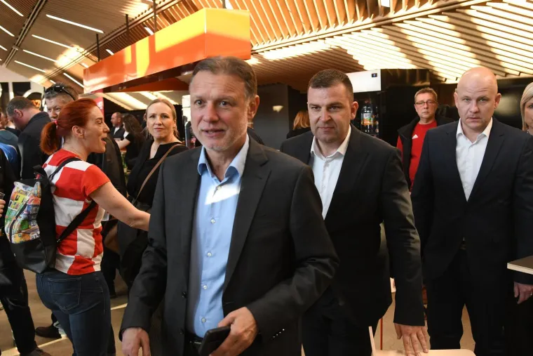 Jandroković navijao za rukometa&scaron;ice i ukrao show: Koga je to izgrlio?