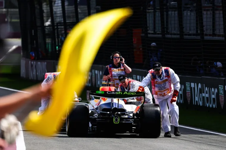 Verstappen izletio sa staze, izgledalo je kao da se bolid zapalio: Helikopter sve nadzirao