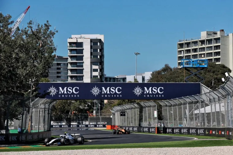 Verstappen izletio sa staze, izgledalo je kao da se bolid zapalio: Helikopter sve nadzirao