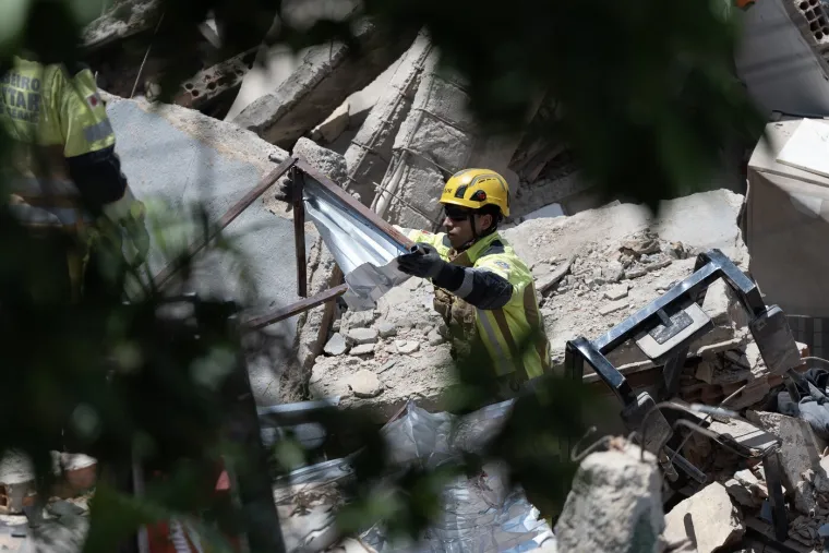 Zgradu progutala zemlja! Ima mrtvih, među spa&scaron;enima dvogodi&scaron;nje dijete: Ove scene nisu za svakoga