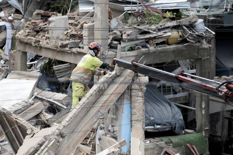Zgradu progutala zemlja! Ima mrtvih, među spa&scaron;enima dvogodi&scaron;nje dijete: Ove scene nisu za svakoga