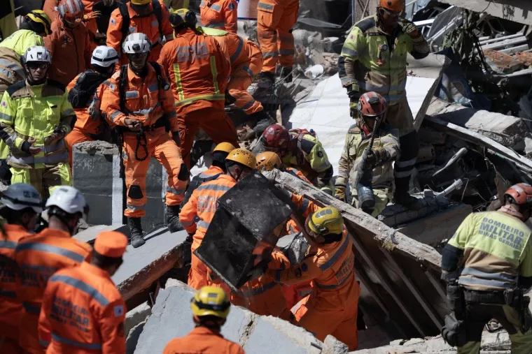 Zgradu progutala zemlja! Ima mrtvih, među spa&scaron;enima dvogodi&scaron;nje dijete: Ove scene nisu za svakoga