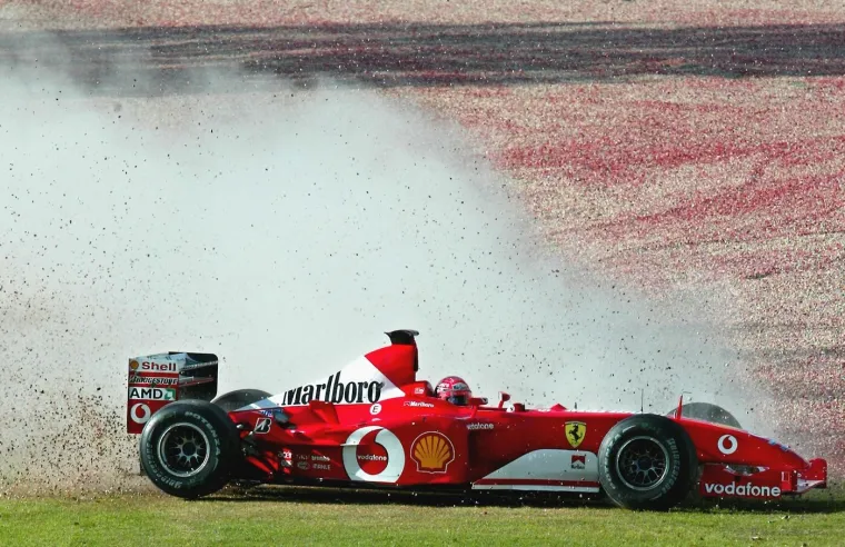 Schumacher leti preko Ferrarija, a vozači su u nevjerici! Kaos kakav se ne viđa često