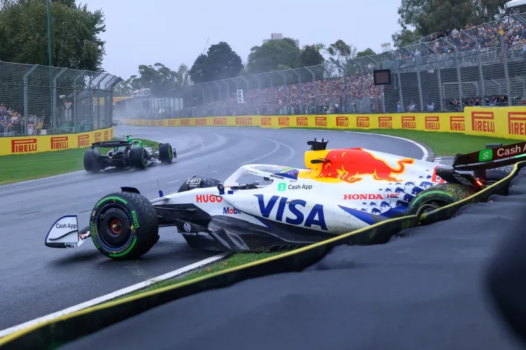 Schumacher leti preko Ferrarija, a vozači su u nevjerici! Kaos kakav se ne viđa često