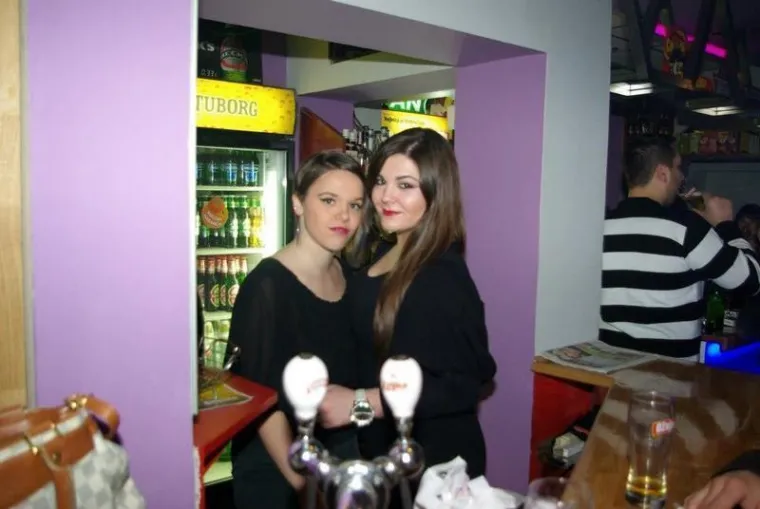 Dugokose ljepotice mamile poglede i plesale do dugo u noć