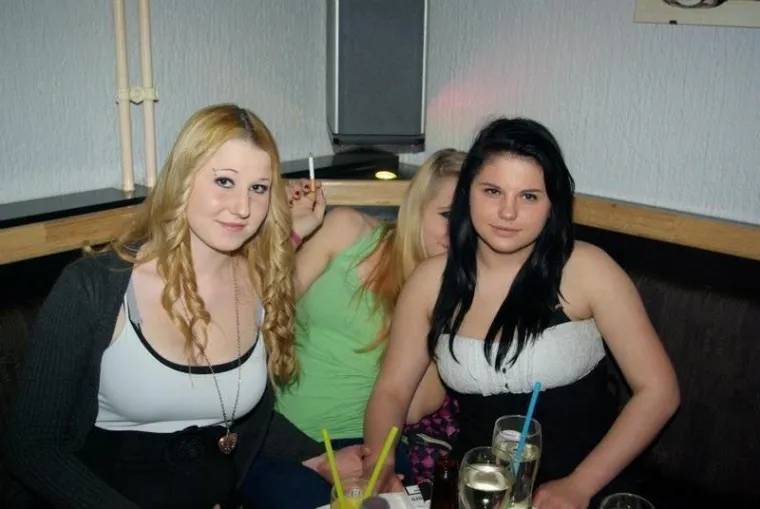 Dugokose ljepotice mamile poglede i plesale do dugo u noć