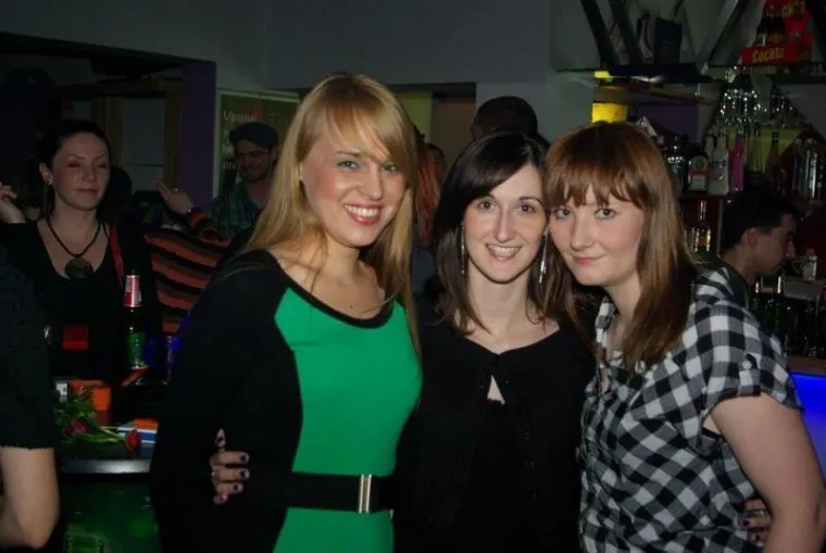 Dugokose ljepotice mamile poglede i plesale do dugo u noć