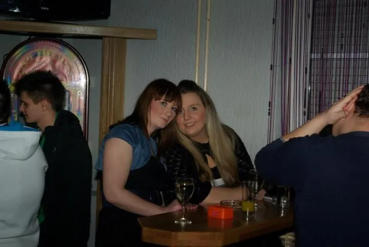 Dugokose ljepotice mamile poglede i plesale do dugo u noć