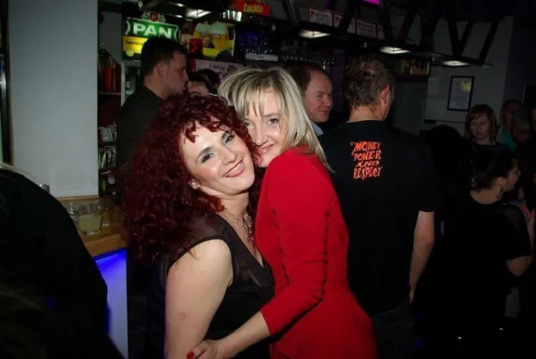 Dugokose ljepotice mamile poglede i plesale do dugo u noć