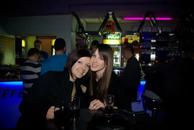 Dugokose ljepotice mamile poglede i plesale do dugo u noć