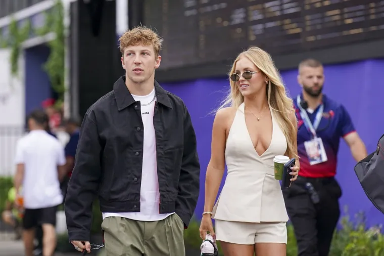 Odu&scaron;evila ogrlicom od 300.000 eura pa ukrala show u Australiji: Nema tko se nije okrenuo za njom