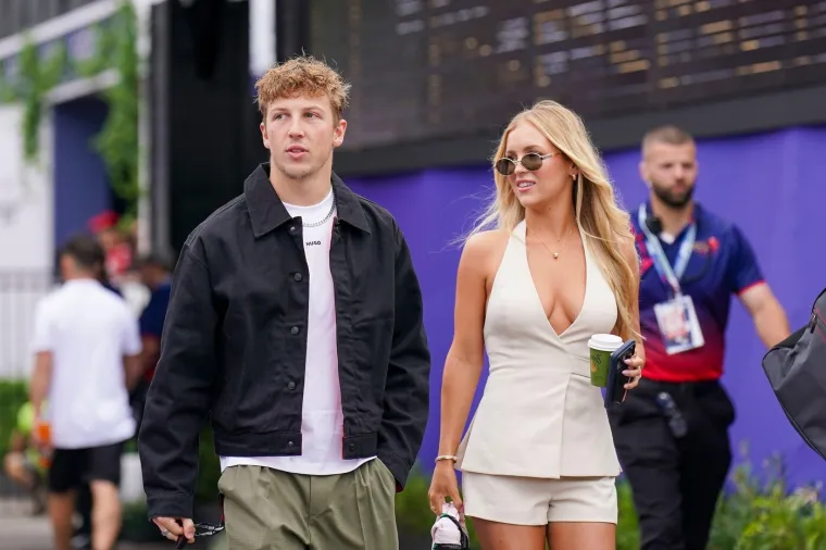 Odu&scaron;evila ogrlicom od 300.000 eura pa ukrala show u Australiji: Nema tko se nije okrenuo za njom