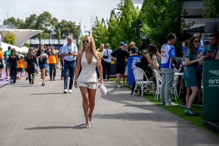 Odu&scaron;evila ogrlicom od 300.000 eura pa ukrala show u Australiji: Nema tko se nije okrenuo za njom