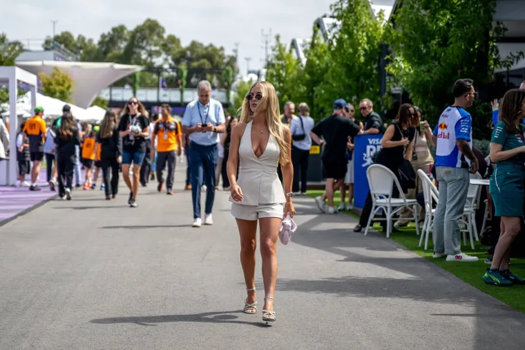 Odu&scaron;evila ogrlicom od 300.000 eura pa ukrala show u Australiji: Nema tko se nije okrenuo za njom