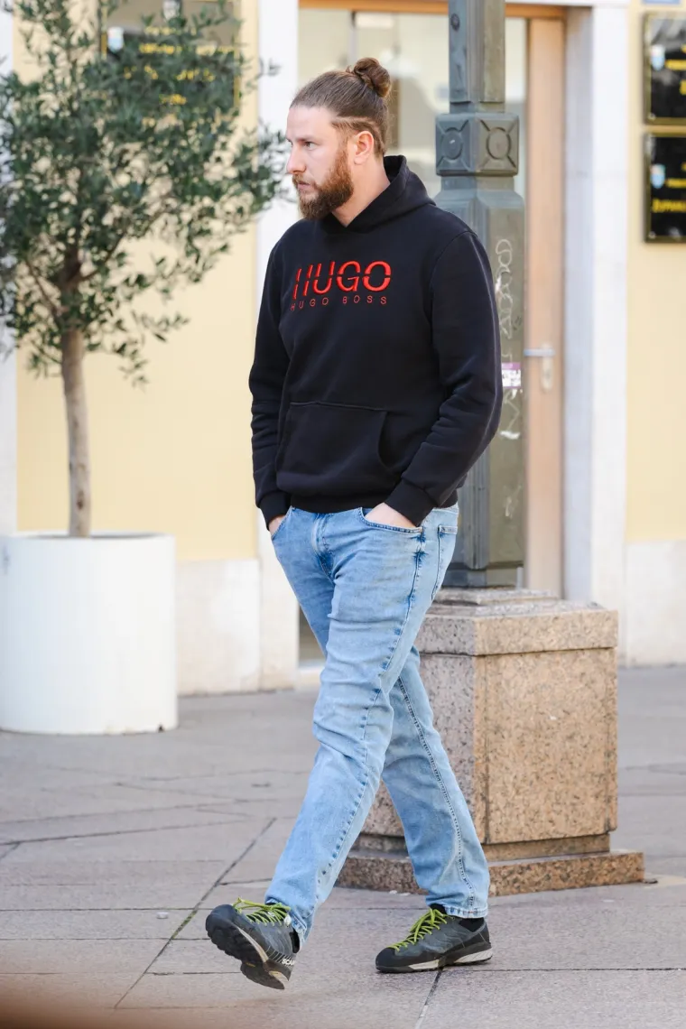 &Scaron;pica u Rijeci nikad vruća: Tri dame u kožnim outfitima zapalile Korzo