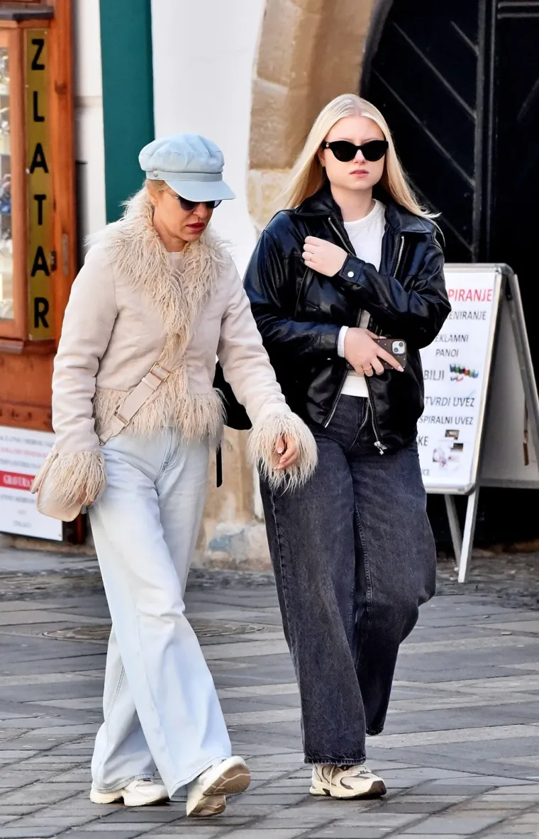 Ma kakva zima: Sunčano vrijeme namamilo je mnoge ljepotice da pro&scaron;etaju centrom grada