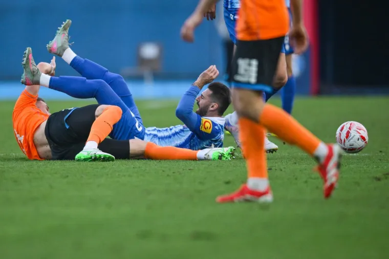 Grozne scene na Maksimiru: Te&scaron;ka ozljeda igrača Varaždina, suigrači se hvatali za glavu