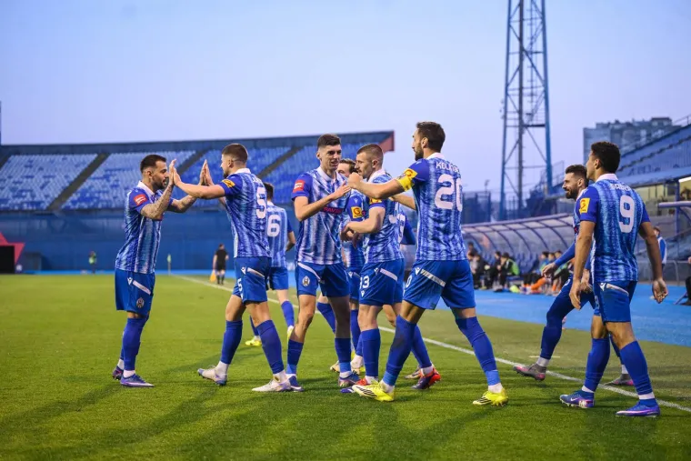 Grozne scene na Maksimiru: Te&scaron;ka ozljeda igrača Varaždina, suigrači se hvatali za glavu