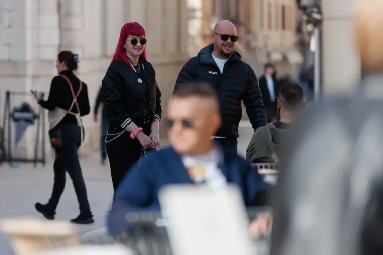 Sunčano vrijeme, kava i lijepe djevojke: Pogledajte tko je sve zablistao ovog vikenda u centru Zadra