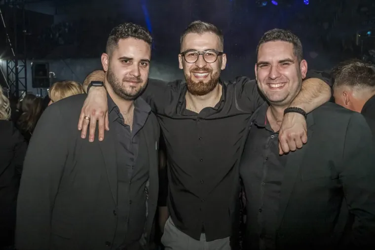 Koliko ljepotica na jednom mjestu! Legice okupirale Gradski vrt zbog Jakova Jozinovića