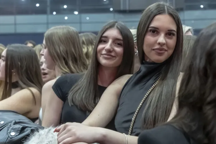 Koliko ljepotica na jednom mjestu! Legice okupirale Gradski vrt zbog Jakova Jozinovića