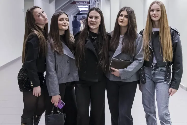 Koliko ljepotica na jednom mjestu! Legice okupirale Gradski vrt zbog Jakova Jozinovića