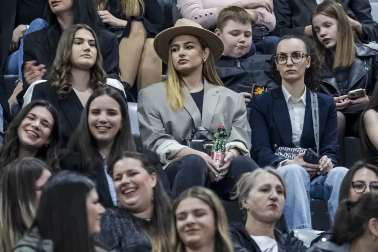 Koliko ljepotica na jednom mjestu! Legice okupirale Gradski vrt zbog Jakova Jozinovića