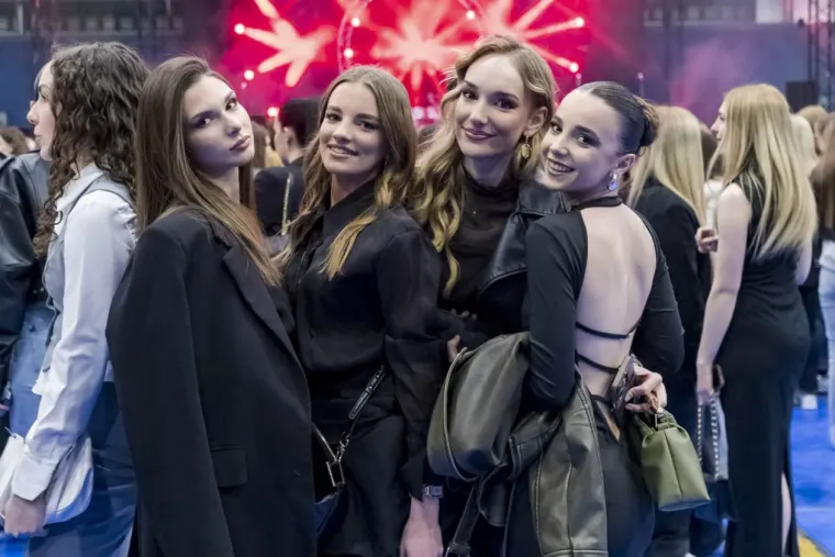 Koliko ljepotica na jednom mjestu! Legice okupirale Gradski vrt zbog Jakova Jozinovića