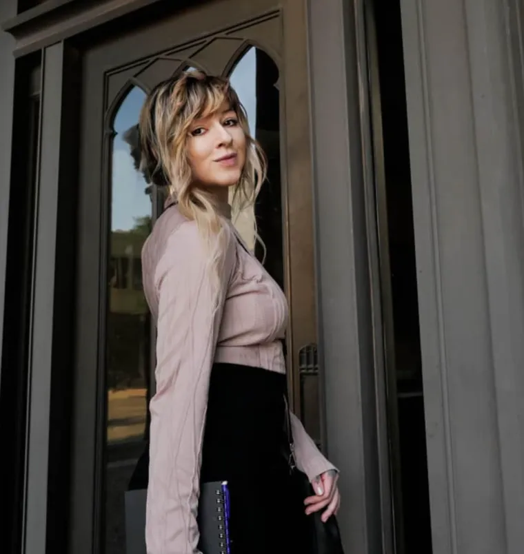 Tetovaže od glave do pete, pa čak i na jeziku: Evo kako je izgledala prije, bila je ba&scaron; slatka