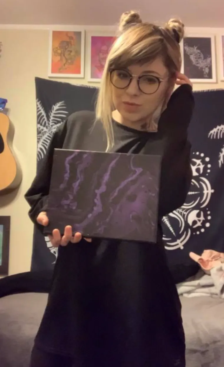 Tetovaže od glave do pete, pa čak i na jeziku: Evo kako je izgledala prije, bila je ba&scaron; slatka