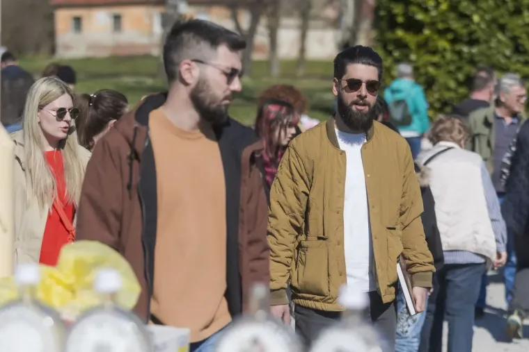 Legica za kojom su se svi okretali: Brineta s dugim nogama zasjala na sajmu u Osijeku