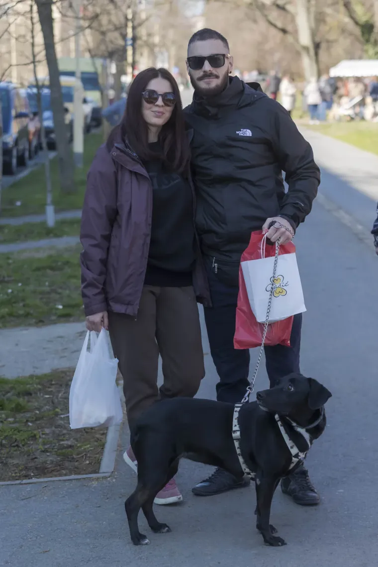 Legica za kojom su se svi okretali: Brineta s dugim nogama zasjala na sajmu u Osijeku