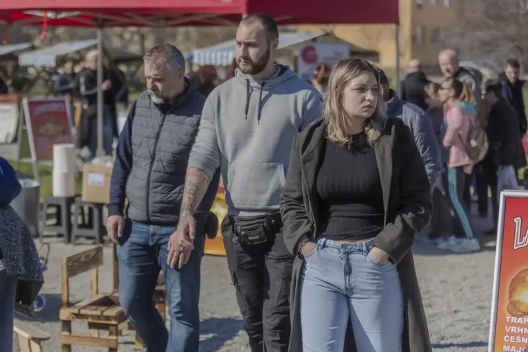 Legica za kojom su se svi okretali: Brineta s dugim nogama zasjala na sajmu u Osijeku