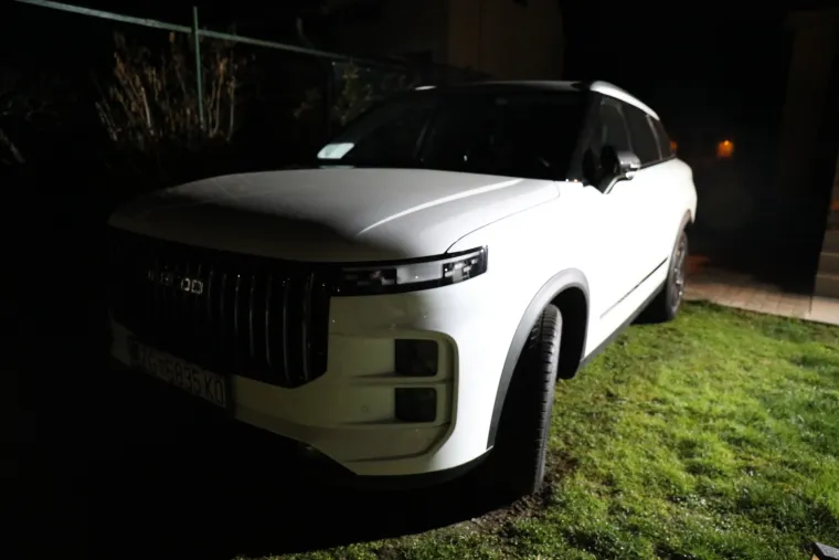 Jedan jako ozbiljan SUV: Snažan, udoban i predivan, a potro&scaron;nja? Zaboravite kad ste točili