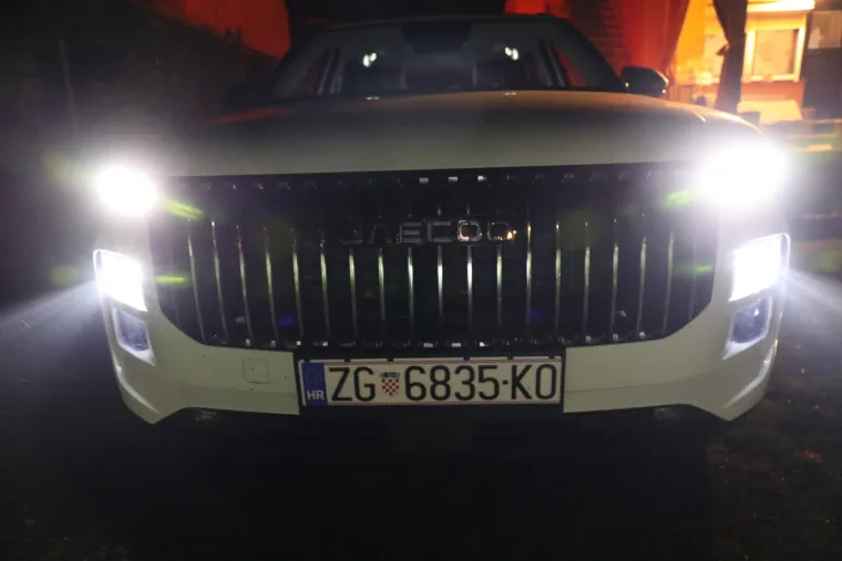 Jedan jako ozbiljan SUV: Snažan, udoban i predivan, a potro&scaron;nja? Zaboravite kad ste točili