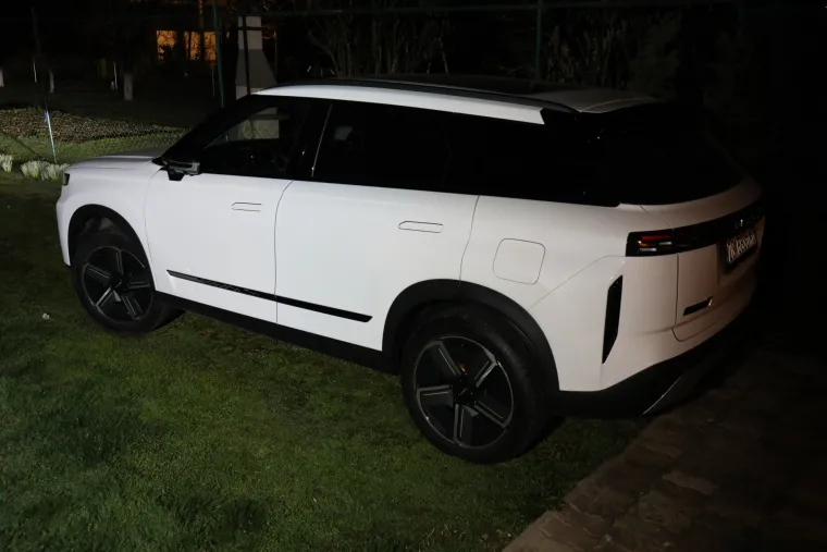 Jedan jako ozbiljan SUV: Snažan, udoban i predivan, a potro&scaron;nja? Zaboravite kad ste točili