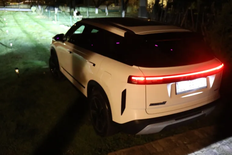 Jedan jako ozbiljan SUV: Snažan, udoban i predivan, a potro&scaron;nja? Zaboravite kad ste točili