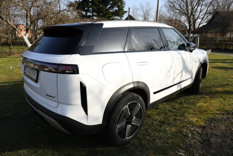 Jedan jako ozbiljan SUV: Snažan, udoban i predivan, a potro&scaron;nja? Zaboravite kad ste točili