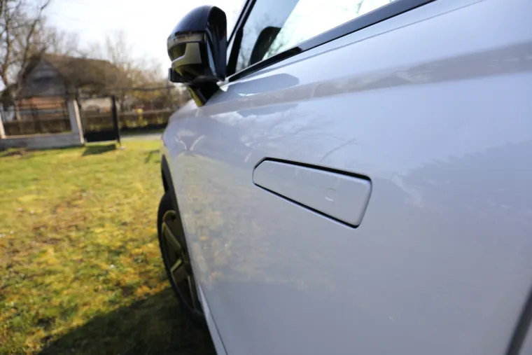 Jedan jako ozbiljan SUV: Snažan, udoban i predivan, a potro&scaron;nja? Zaboravite kad ste točili