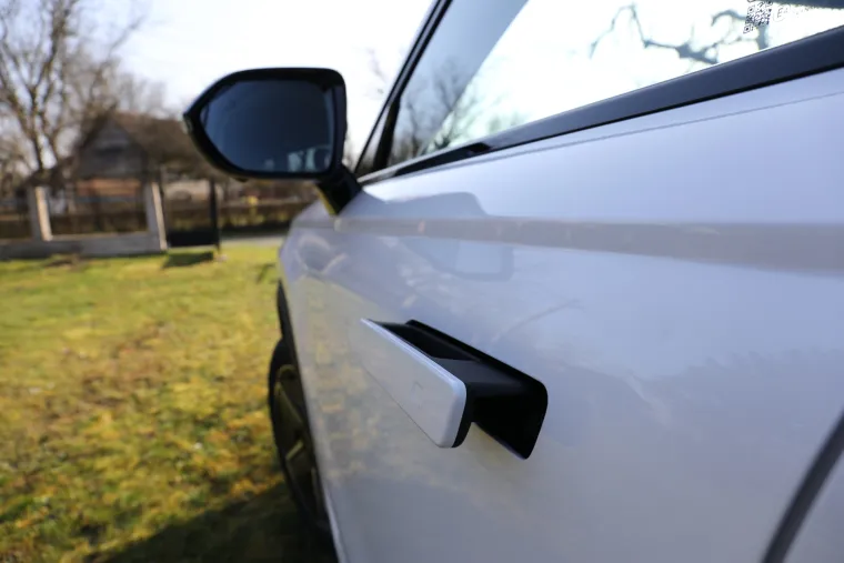 Jedan jako ozbiljan SUV: Snažan, udoban i predivan, a potro&scaron;nja? Zaboravite kad ste točili