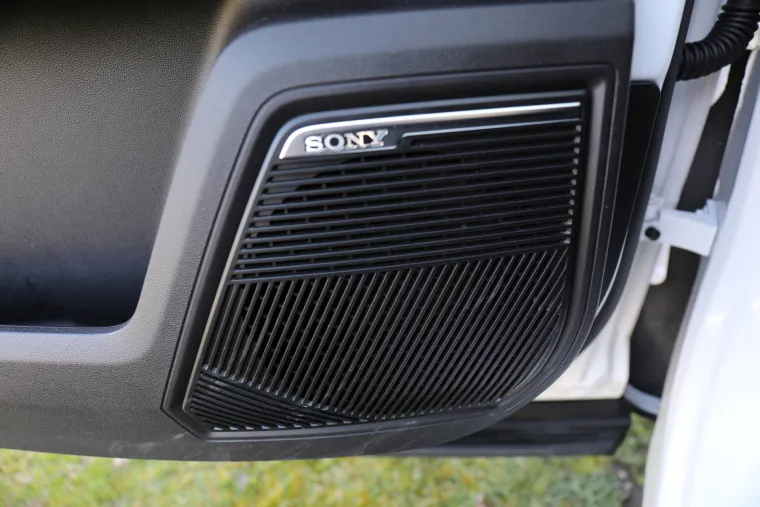 Jedan jako ozbiljan SUV: Snažan, udoban i predivan, a potro&scaron;nja? Zaboravite kad ste točili