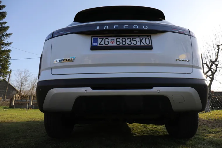 Jedan jako ozbiljan SUV: Snažan, udoban i predivan, a potro&scaron;nja? Zaboravite kad ste točili