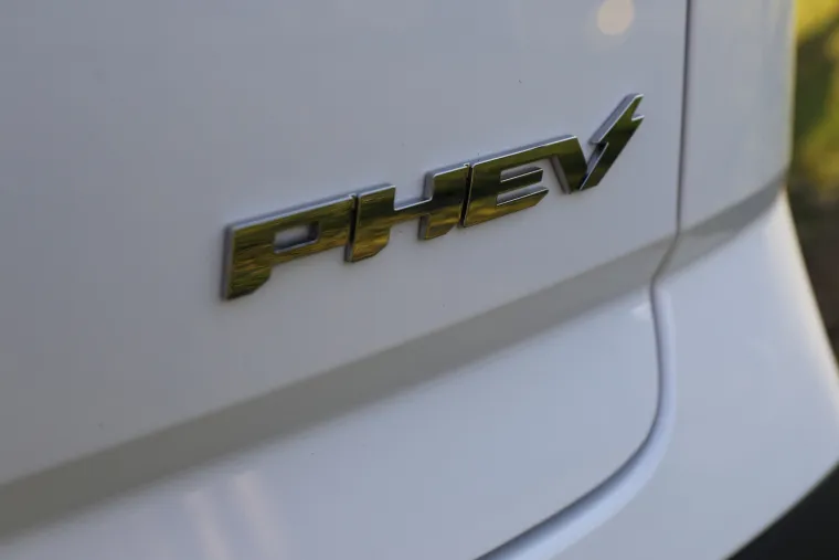 Jedan jako ozbiljan SUV: Snažan, udoban i predivan, a potro&scaron;nja? Zaboravite kad ste točili