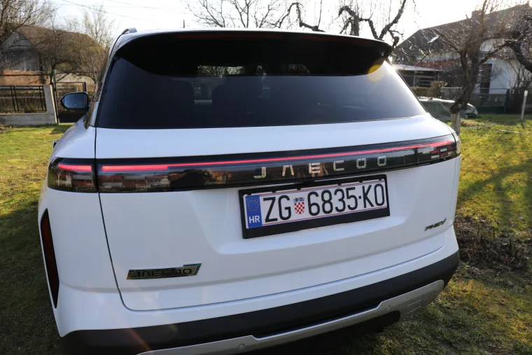 Jedan jako ozbiljan SUV: Snažan, udoban i predivan, a potro&scaron;nja? Zaboravite kad ste točili