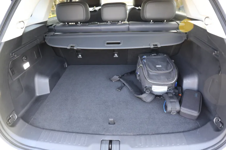 Jedan jako ozbiljan SUV: Snažan, udoban i predivan, a potro&scaron;nja? Zaboravite kad ste točili