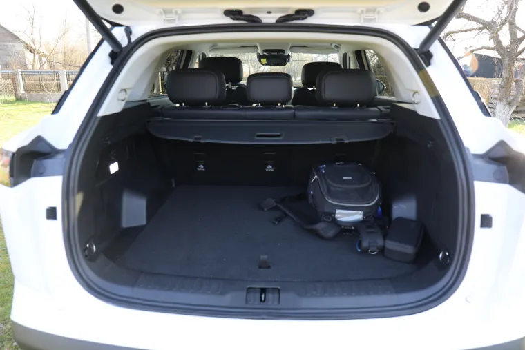 Jedan jako ozbiljan SUV: Snažan, udoban i predivan, a potro&scaron;nja? Zaboravite kad ste točili