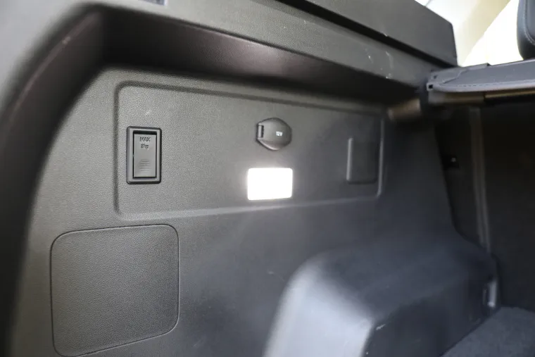 Jedan jako ozbiljan SUV: Snažan, udoban i predivan, a potro&scaron;nja? Zaboravite kad ste točili