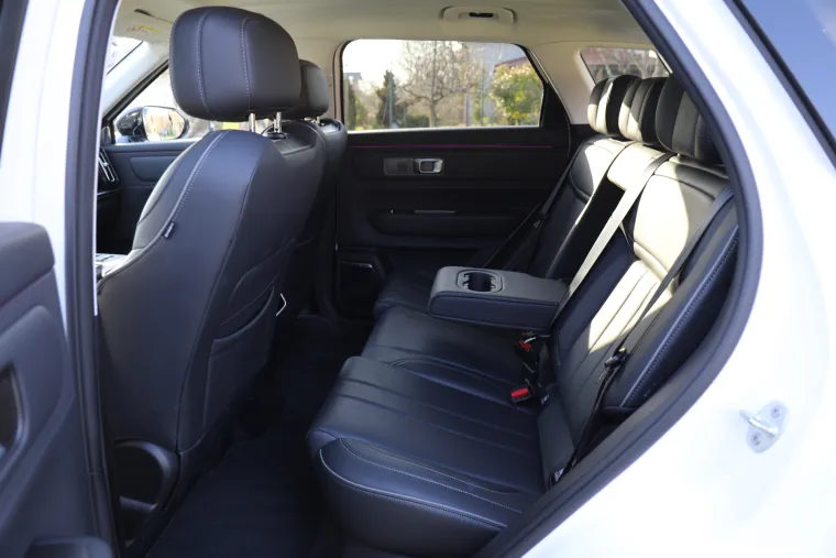 Jedan jako ozbiljan SUV: Snažan, udoban i predivan, a potro&scaron;nja? Zaboravite kad ste točili