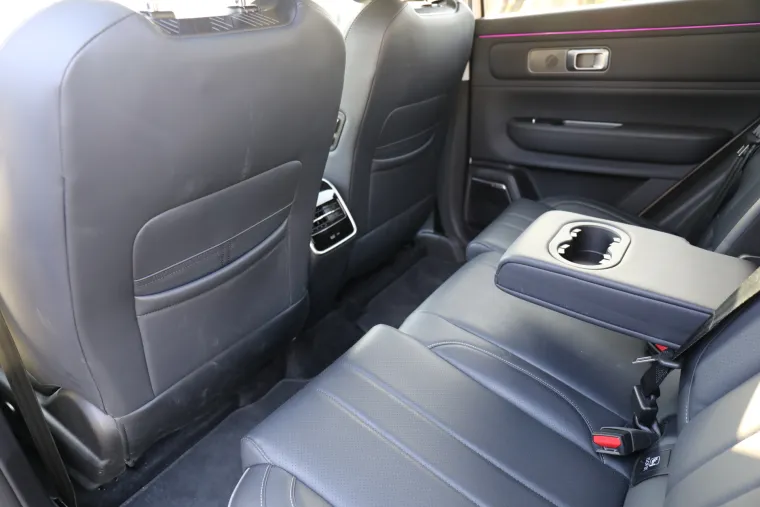 Jedan jako ozbiljan SUV: Snažan, udoban i predivan, a potro&scaron;nja? Zaboravite kad ste točili